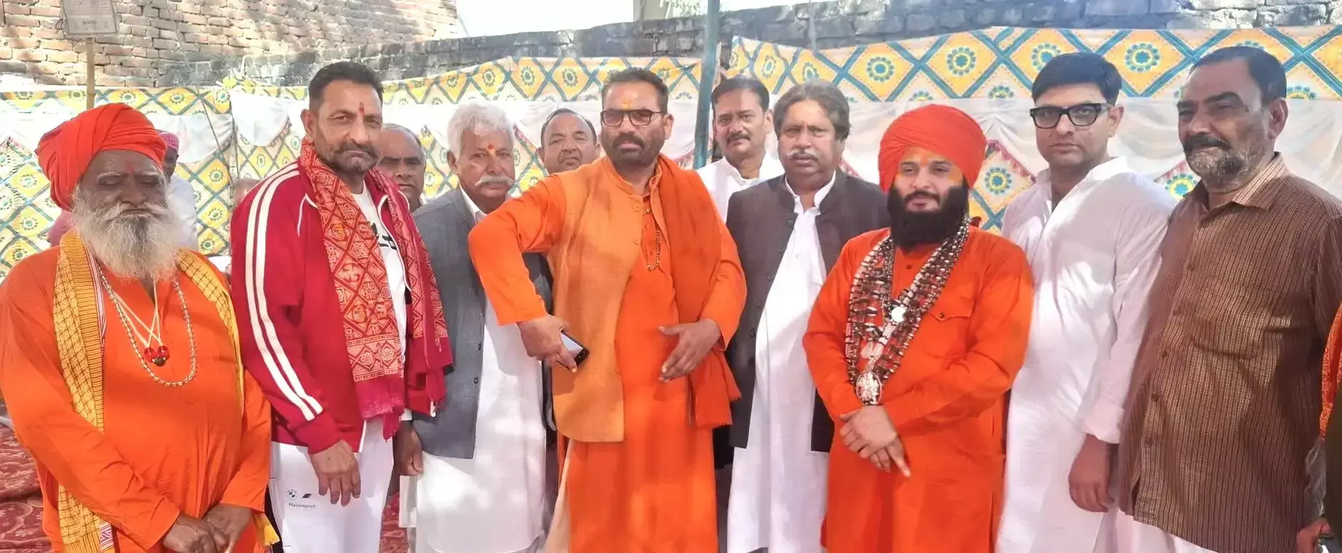 Jammu: संत सम्मेलन में उमड़ा श्रद्धा का सैलाब, शिव मंदिर में संतों का जमावड़ा Jammu: संत सम्मेलन में उमड़ा श्रद्धा का सैलाब, शिव मंदिर में संतों का जमावड़ा