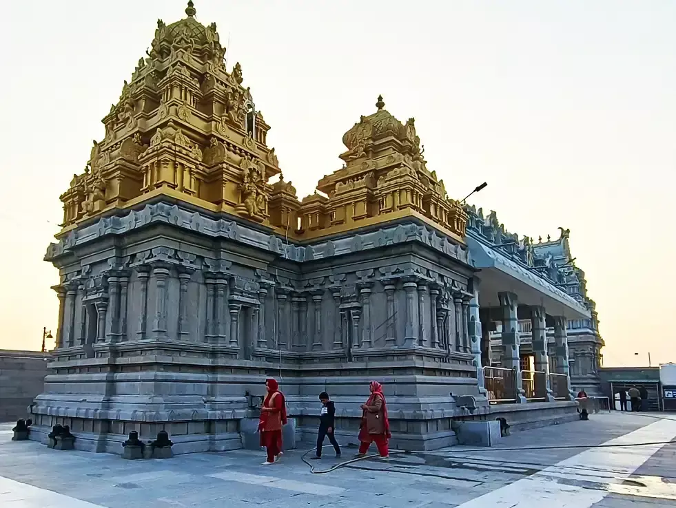 Jammu: चंद्र ग्रहण पर जम्मू के मंदिर रहेंगे बंद, ग्रहण को लेकर विशेष व्यवस्था Jammu: चंद्र ग्रहण पर जम्मू के मंदिर रहेंगे बंद, ग्रहण को लेकर विशेष व्यवस्था