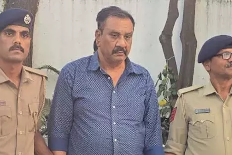 पिता ने बेटे को फोन पर कहा, मैंने काम कर दिया, घर पहुंचा तो मां की लाश मिली पिता ने बेटे को फोन पर कहा, मैंने काम कर दिया, घर पहुंचा तो मां की लाश मिली
