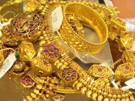 दामाद ने चुराया था करोड़ों रुपए का जेवर, ससुराल पक्ष हैरान दामाद ने चुराया था करोड़ों रुपए का जेवर, ससुराल पक्ष हैरान