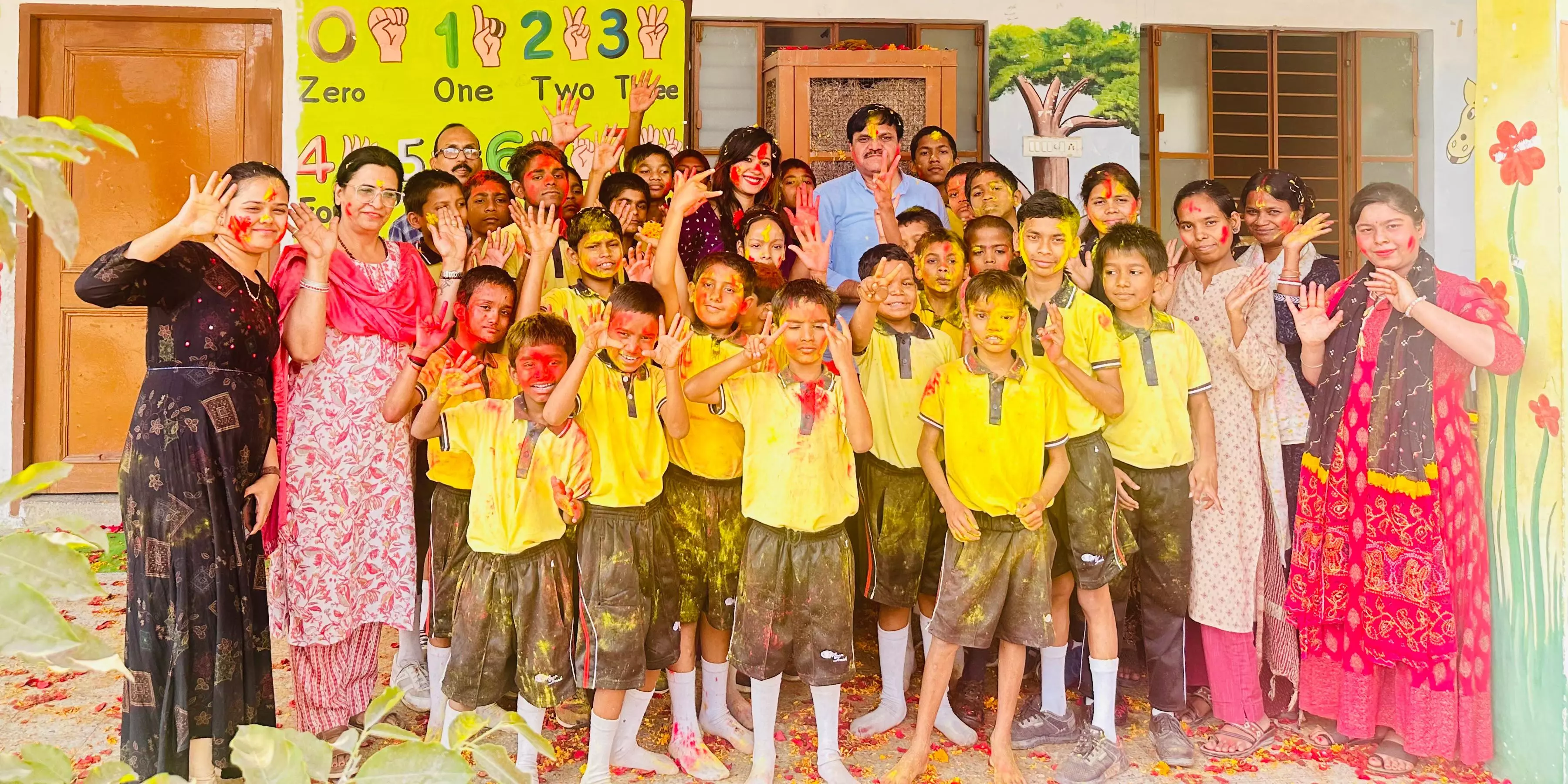 अर्पण पब्लिक स्कूल में मनाई गई हर्बल होली अर्पण पब्लिक स्कूल में मनाई गई हर्बल होली