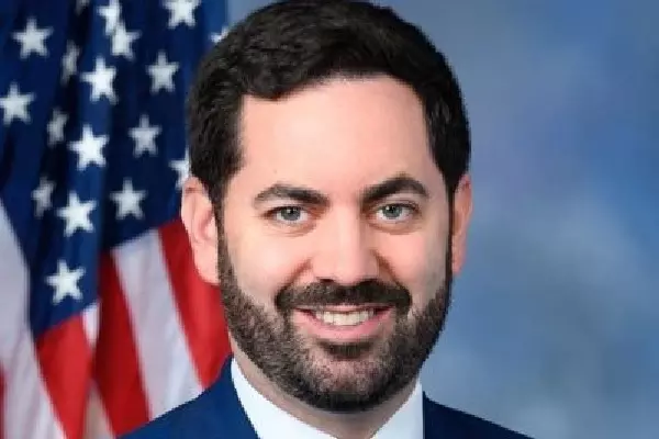 US सांसदों ने खामेनेई की मौत और ईरान के हमलों की तारीफ़ की US सांसदों ने खामेनेई की मौत और ईरान के हमलों की तारीफ़ की