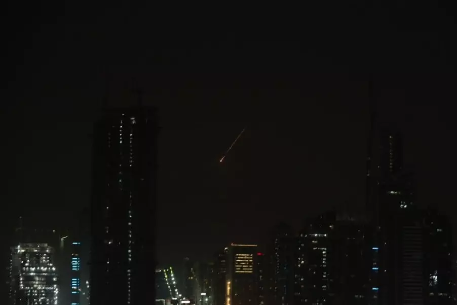 UAE एयर डिफेंस ने ईरान की लॉन्च की गई 137 मिसाइलों और 209 ड्रोन को इंटरसेप्ट किया UAE एयर डिफेंस ने ईरान की लॉन्च की गई 137 मिसाइलों और 209 ड्रोन को इंटरसेप्ट किया