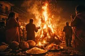 Holika Dahan 2026: होलिका की अग्नि के कितने फेरे हैं शुभ? जानें शास्त्रों में क्या है सही संख्या Holika Dahan 2026: होलिका की अग्नि के कितने फेरे हैं शुभ? जानें शास्त्रों में क्या है सही संख्या
