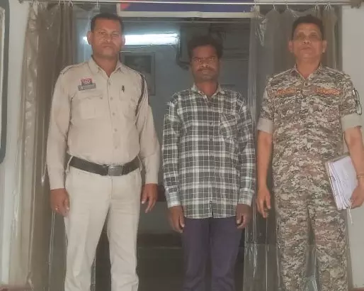 दो किशोरियों को मध्यप्रदेश भगाने वाला गिरफ्तार, पुलिस ने चलाया ऑपरेशन मुस्कान दो किशोरियों को मध्यप्रदेश भगाने वाला गिरफ्तार, पुलिस ने चलाया ऑपरेशन मुस्कान