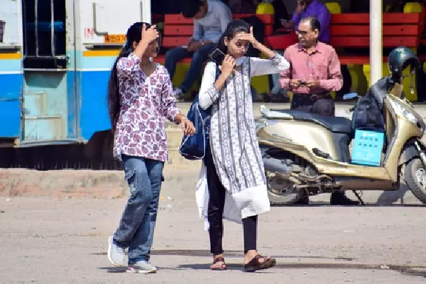 IMD ने गर्मी के बढ़ते प्रभाव के लिए अलर्ट जारी किया IMD ने गर्मी के बढ़ते प्रभाव के लिए अलर्ट जारी किया