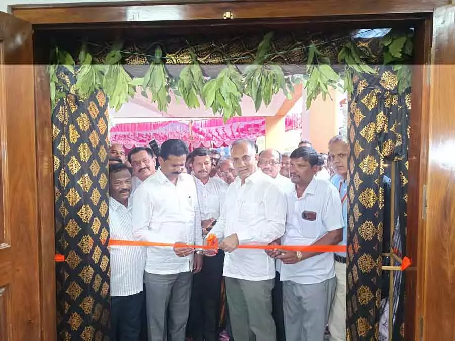 शिरसी हॉस्पिटल डिस्ट्रिक्ट हॉस्पिटल फैसिलिटी: Gundurao शिरसी हॉस्पिटल डिस्ट्रिक्ट हॉस्पिटल फैसिलिटी: Gundurao