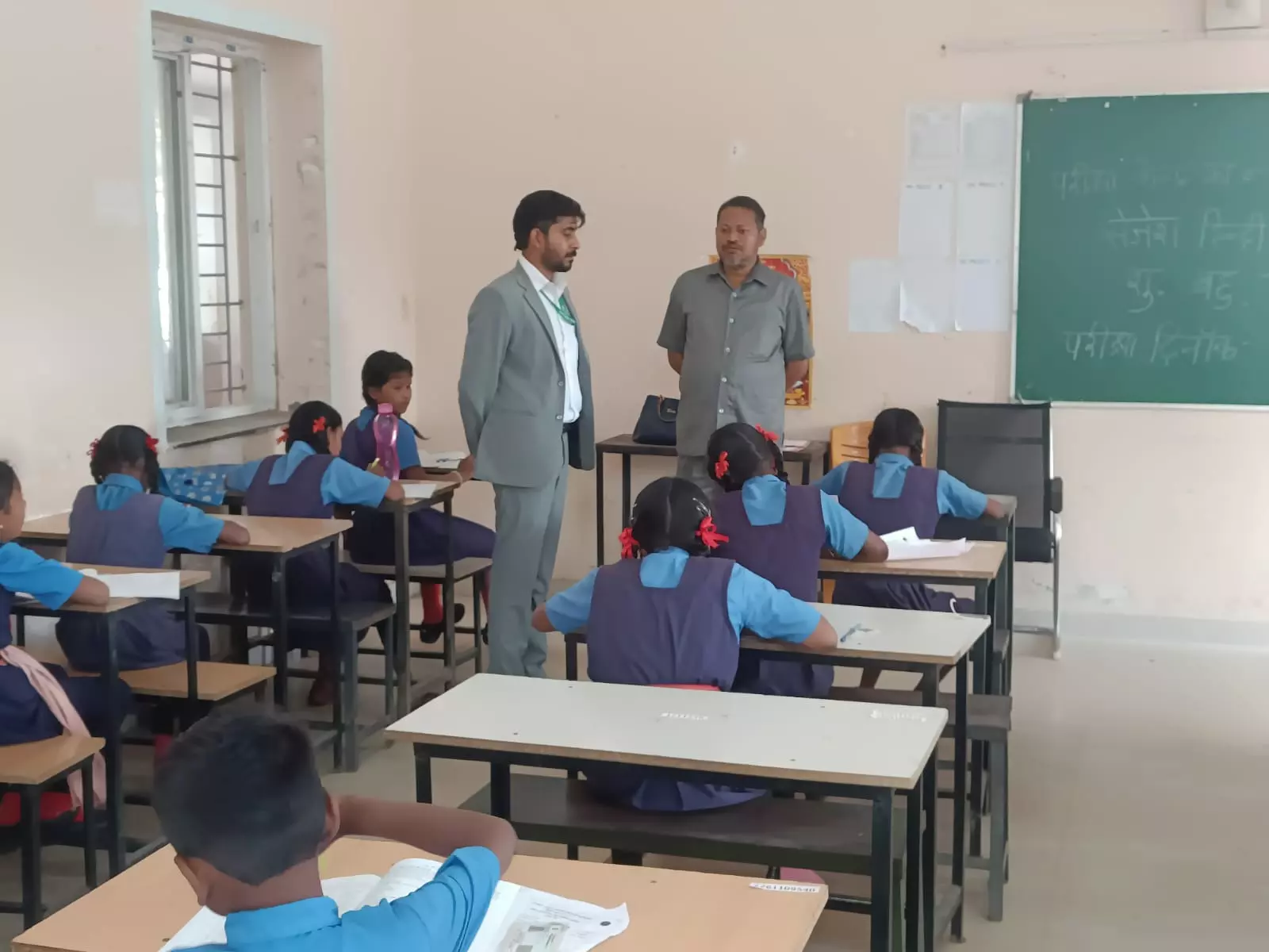 एकलव्य विद्यालय में प्रवेश के लिए 425 छात्रों ने दी परीक्षा एकलव्य विद्यालय में प्रवेश के लिए 425 छात्रों ने दी परीक्षा