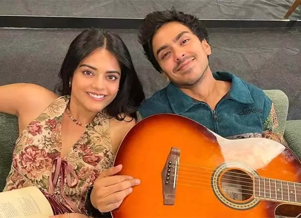 Riddhi Kumar ने पहली सालगिरह पर सुपरबॉयज़ ऑफ़ मालेगांव की तारीफ़ की Riddhi Kumar ने पहली सालगिरह पर सुपरबॉयज़ ऑफ़ मालेगांव की तारीफ़ की