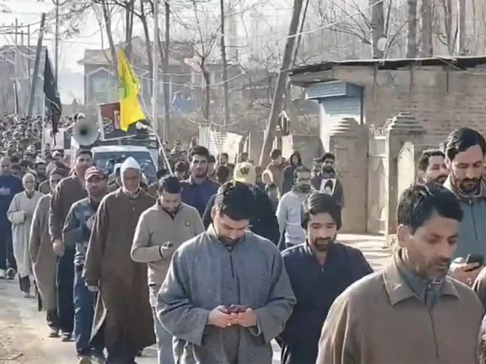 J-K: बारामूला में पुलिस ने ज़िम्मेदार रिपोर्टिंग की अपील की, शिया समुदाय खामेनेई की मौत पर शोक मना रहा J-K: बारामूला में पुलिस ने ज़िम्मेदार रिपोर्टिंग की अपील की, शिया समुदाय खामेनेई की मौत पर शोक मना रहा
