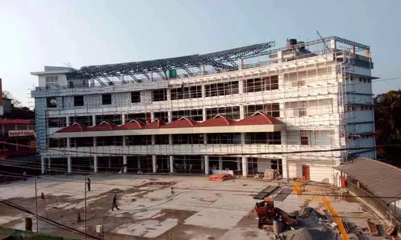Kerala : नगर निगम बस स्टैंड शॉपिंग कॉम्प्लेक्स में गंदे पानी के टैंक की सुविधा नहीं Kerala : नगर निगम बस स्टैंड शॉपिंग कॉम्प्लेक्स में गंदे पानी के टैंक की सुविधा नहीं
