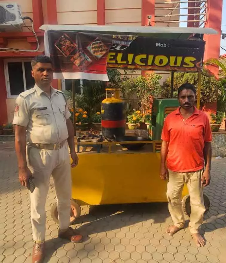 Bhubaneswar फूड स्टॉल में चोरी के आरोप में एक आदमी गिरफ्तार Bhubaneswar फूड स्टॉल में चोरी के आरोप में एक आदमी गिरफ्तार