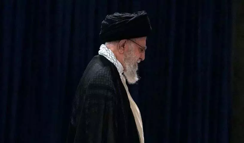 Iran में खामेनेई की मौत.. मुस्लिम ग्रुप्स ने लखनऊ में विरोध प्रदर्शन का आह्वान किया Iran में खामेनेई की मौत.. मुस्लिम ग्रुप्स ने लखनऊ में विरोध प्रदर्शन का आह्वान किया