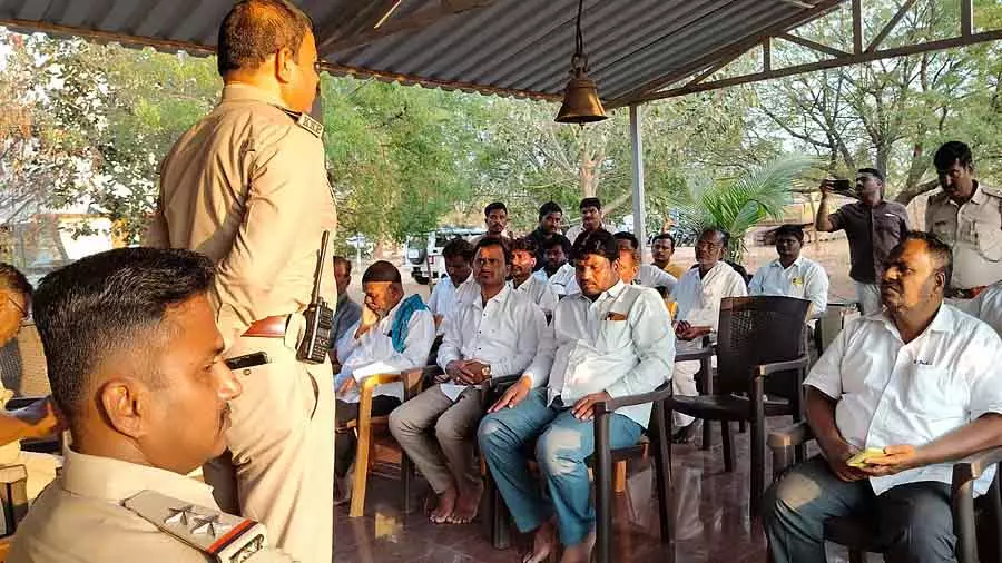 Muddebihal : होली शांति से मनाने की सलाह दी Muddebihal : होली शांति से मनाने की सलाह दी