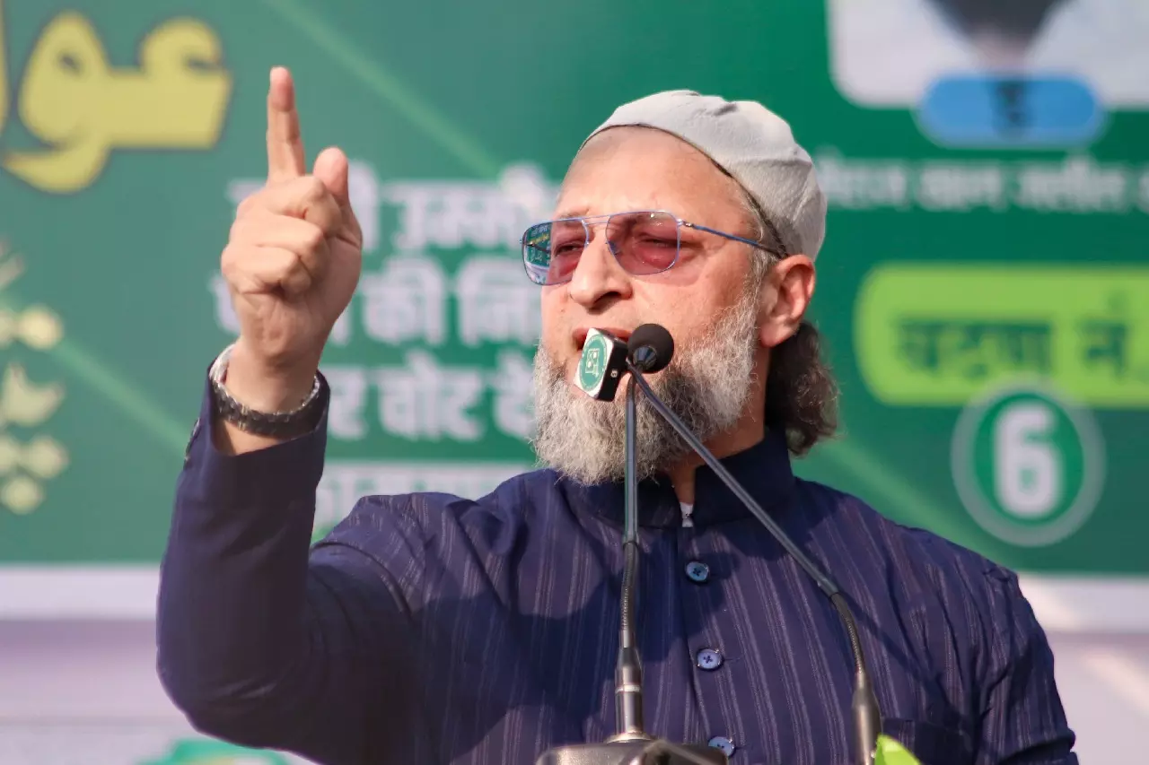 Owaisi ने खामेनेई की हत्या को अनैतिक, गैरकानूनी बताया Owaisi ने खामेनेई की हत्या को अनैतिक, गैरकानूनी बताया
