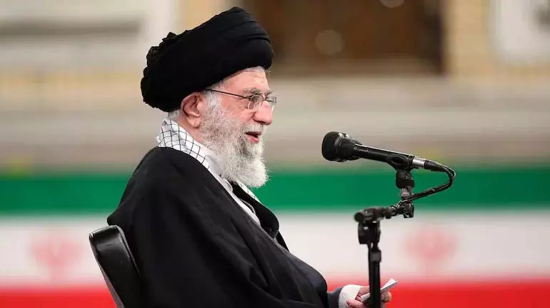 1989 में जब Khamenei ईरान के सुप्रीम लीडर बने, तब सत्ता में रहे नेता 1989 में जब Khamenei ईरान के सुप्रीम लीडर बने, तब सत्ता में रहे नेता