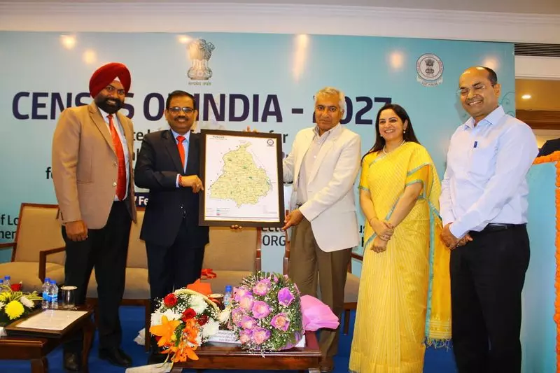 Punjab में जनगणना 2027 के पहले चरण से पहले जिला और नगर निगम प्रमुखों ने तैयारियों की समीक्षा की Punjab में जनगणना 2027 के पहले चरण से पहले जिला और नगर निगम प्रमुखों ने तैयारियों की समीक्षा की