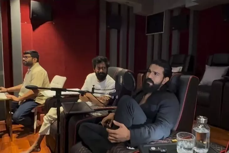 Ram Charan ने पेड्डी के लिए डबिंग शुरू की Ram Charan ने पेड्डी के लिए डबिंग शुरू की