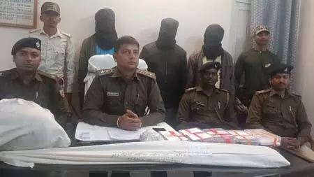 Murder: सार्वजनिक जगह पर हत्या का पर्दाफाश, 3 गिरफ्तार Murder: सार्वजनिक जगह पर हत्या का पर्दाफाश, 3 गिरफ्तार