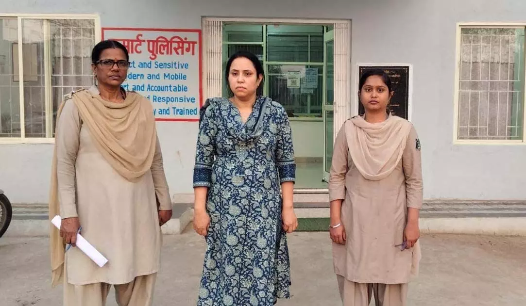 मंत्रालय और एनटीपीसी में नौकरी का झांसा देकर 10 लाख की ठगी, दंपत्ति गिरफ्तार मंत्रालय और एनटीपीसी में नौकरी का झांसा देकर 10 लाख की ठगी, दंपत्ति गिरफ्तार
