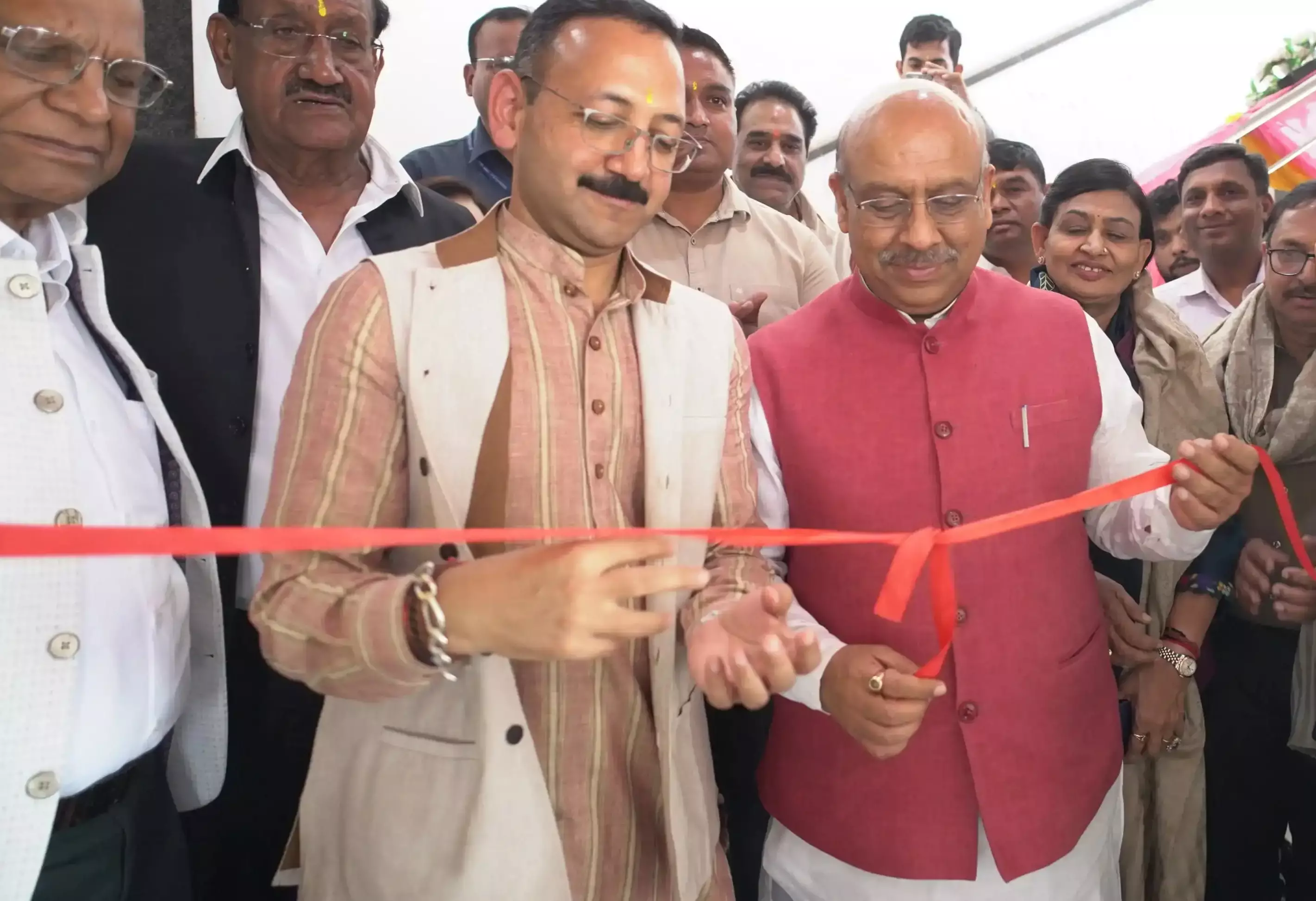 New Delhi: विजेंद्र गुप्ता ने रीडिंग रूम और कंप्यूटर सेंटर को बताया विकास की नींव New Delhi: विजेंद्र गुप्ता ने रीडिंग रूम और कंप्यूटर सेंटर को बताया विकास की नींव
