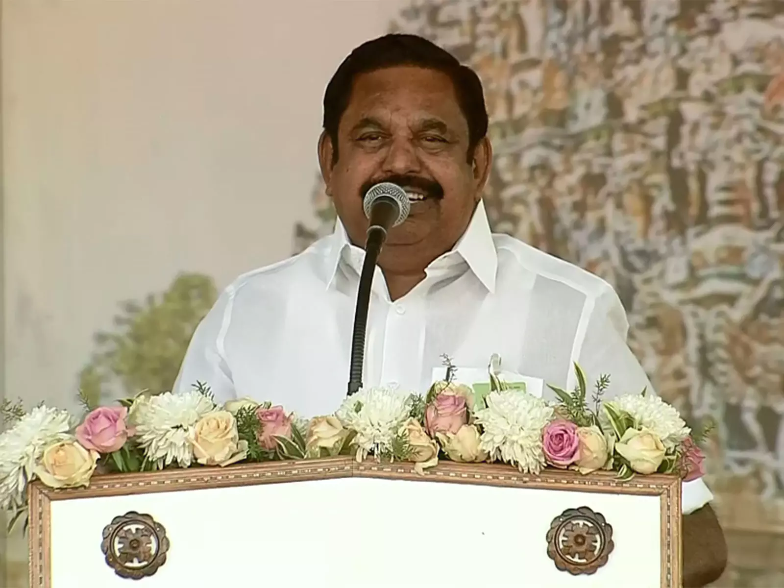 तमिलनाडु चुनाव पर AIADMK के एडप्पादी के पलानीस्वामी ने कहा, गठबंधन करीब 210 सीटें जीतेगा तमिलनाडु चुनाव पर AIADMK के एडप्पादी के पलानीस्वामी ने कहा, गठबंधन करीब 210 सीटें जीतेगा
