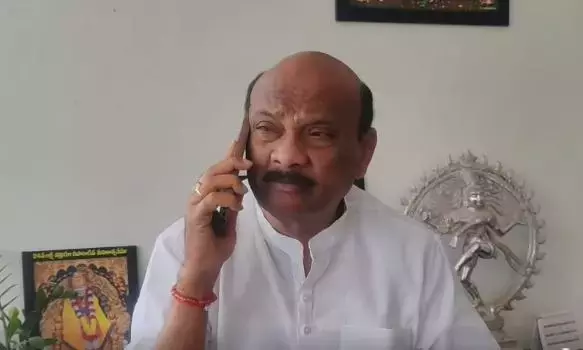 खाड़ी तनाव के बीच Andhra, केंद्र तेलुगु एनआरआई की सुरक्षा पर नज़र रख रहे हैं खाड़ी तनाव के बीच Andhra, केंद्र तेलुगु एनआरआई की सुरक्षा पर नज़र रख रहे हैं