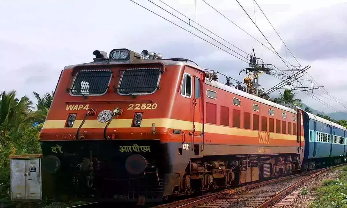 Andhra: रेलवे ने चरलापल्ली, कोल्लम के लिए नई एक्सप्रेस ट्रेनें शुरू कीं Andhra: रेलवे ने चरलापल्ली, कोल्लम के लिए नई एक्सप्रेस ट्रेनें शुरू कीं