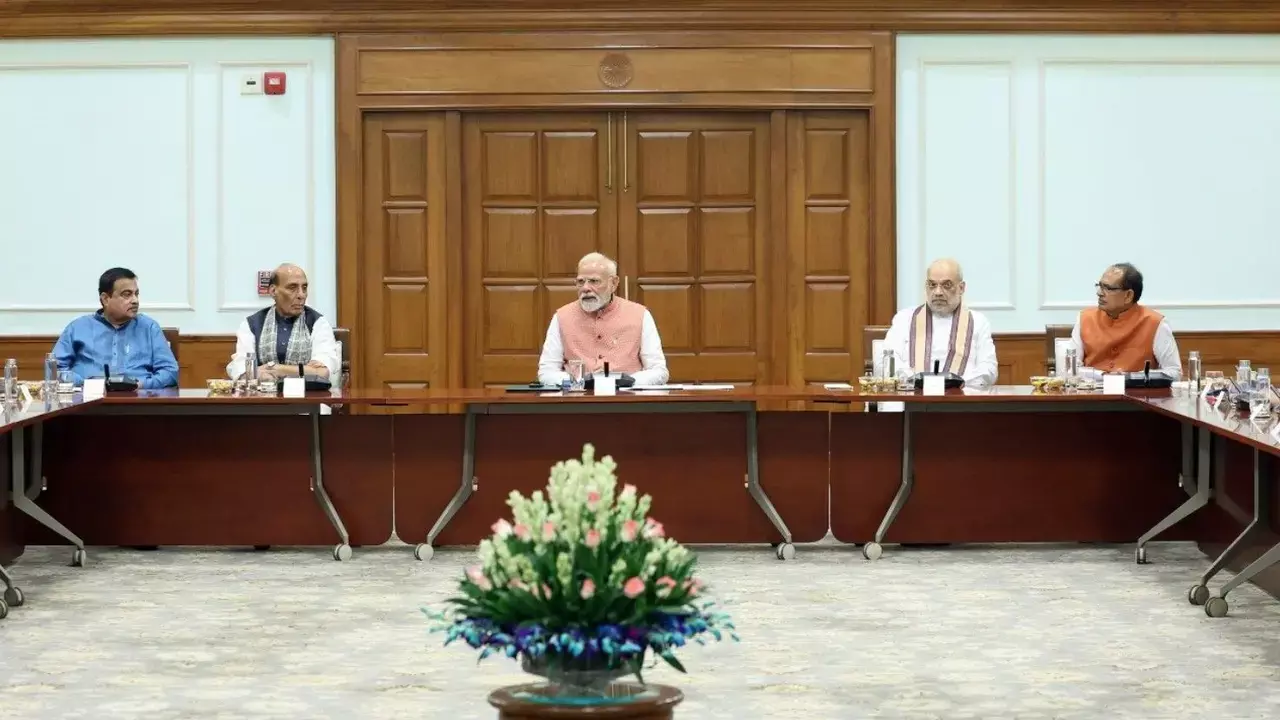 Iran विवाद के बीच PM Modi ने कैबिनेट कमेटी ऑन सिक्योरिटी की मीटिंग की अध्यक्षता