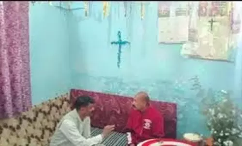 Uttrakhand: हनोल मंदिर के पास प्रार्थना स्थल बनाने का विरोध, गैर हिंदुओं के प्रवेश पर रोक की मांग Uttrakhand: हनोल मंदिर के पास प्रार्थना स्थल बनाने का विरोध, गैर हिंदुओं के प्रवेश पर रोक की मांग