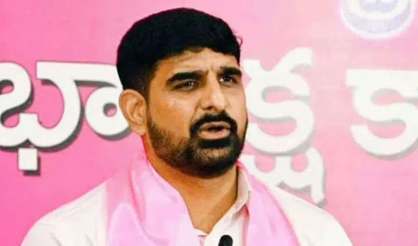 BRS MLA ने करीमनगर सीपी पर गंभीर आरोप लगाए, कार्रवाई की मांग BRS MLA ने करीमनगर सीपी पर गंभीर आरोप लगाए, कार्रवाई की मांग