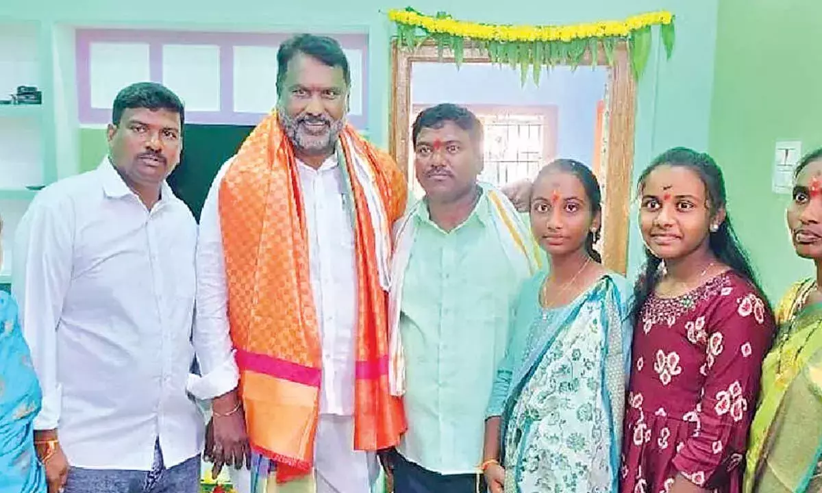 Telangana: अदलुरी ने इंदिराम्मा घरों का उद्घाटन किया; गरीबों को DBT का भरोसा दिया