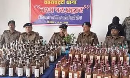 Jhalawar:आलू के बक्सों में छुपाकर ले जा रही अवैध शराब पकड़ी, दो तस्कर गिरफ्तार Jhalawar:आलू के बक्सों में छुपाकर ले जा रही अवैध शराब पकड़ी, दो तस्कर गिरफ्तार