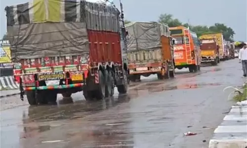 Jammu-Kashmir: नेशनल हाईवे पर गंभीर खतरा Jammu-Kashmir: नेशनल हाईवे पर गंभीर खतरा