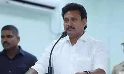Minister अंबिल महेश ने प्लस 2 की परीक्षा देने वाले छात्रों को बधाई दी Minister अंबिल महेश ने प्लस 2 की परीक्षा देने वाले छात्रों को बधाई दी