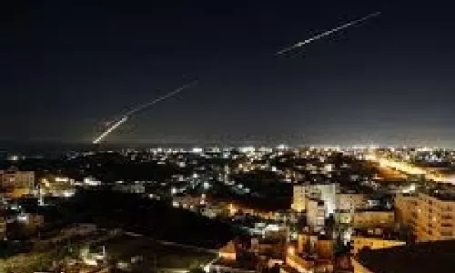 Hezbollah-Israel टकराव तेज, दक्षिणी बेरूत बना एयरस्ट्राइक का निशाना Hezbollah-Israel टकराव तेज, दक्षिणी बेरूत बना एयरस्ट्राइक का निशाना