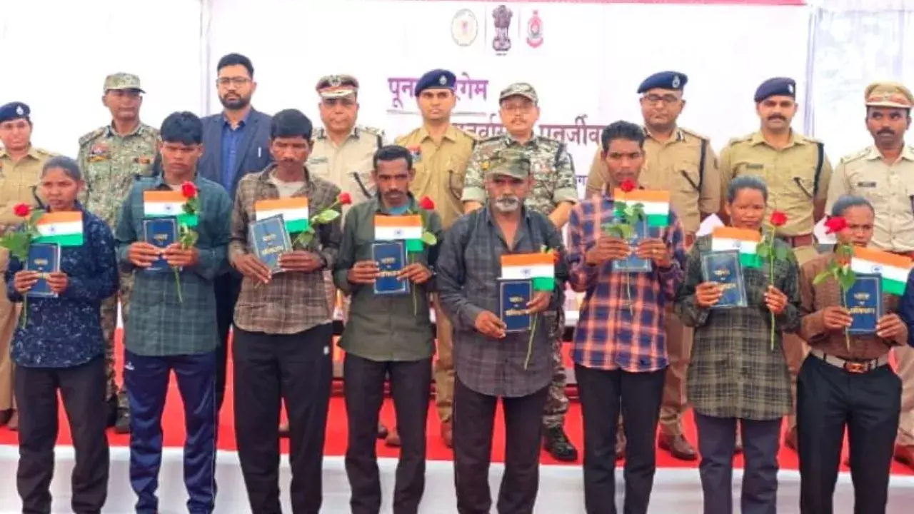Odisha: 15 माओवादी कैडरों के सरेंडर के बाद बोलनगीर और बरगढ़ माओवादी-मुक्त घोषित