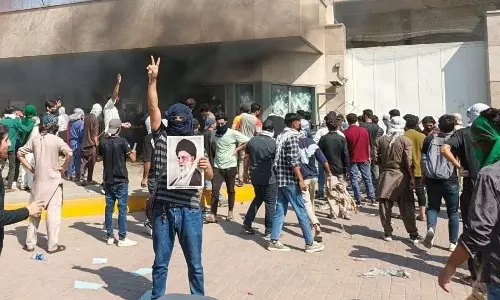 Pakistan में US एम्बेसी ने हमलों के बाद वीज़ा सर्विसेज़ कैंसिल की