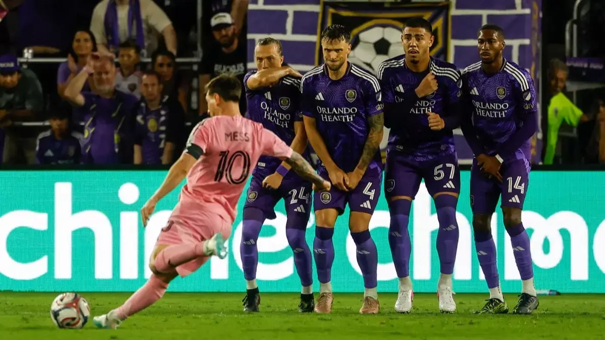 Messi के दो गोल, सेगोविया ने इंटर मियामी को 4-2 से हराया Messi के दो गोल, सेगोविया ने इंटर मियामी को 4-2 से हराया