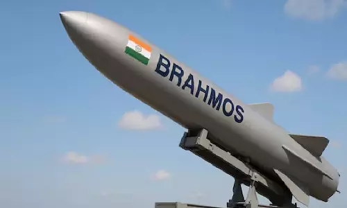 Deoghar: देवघर में खुलेगा ब्रह्मोस मिसाइल प्लांट, राज्य में रक्षा क्षेत्र को बढ़ावा Deoghar: देवघर में खुलेगा ब्रह्मोस मिसाइल प्लांट, राज्य में रक्षा क्षेत्र को बढ़ावा