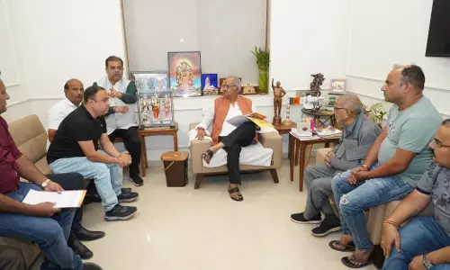 चेट्रीचंड्र की शोभायात्रा का मार्ग बदलने से सिंधी समाज नाराज, सांसद बृजमोहन अग्रवाल से मिले चेट्रीचंड्र की शोभायात्रा का मार्ग बदलने से सिंधी समाज नाराज, सांसद बृजमोहन अग्रवाल से मिले