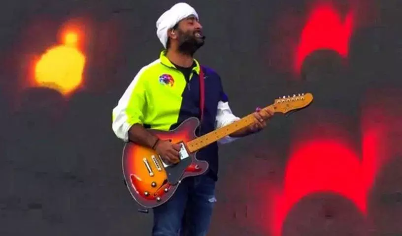 Arijit Singh ने नया गाना ‘रैना’ रिलीज़ किया Arijit Singh ने नया गाना ‘रैना’ रिलीज़ किया