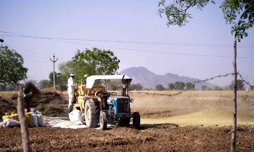 Anandpur Sahib जाते समय ट्रैक्टर से गिरकर 16 साल के लड़के की मौत