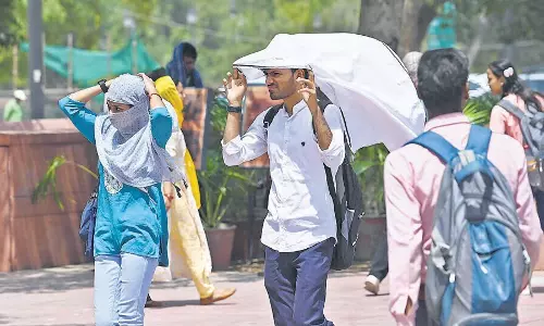 Ranchi: झारखंड में मौसम विभाग का अलर्ट, पारा 34 डिग्री के पार Ranchi: झारखंड में मौसम विभाग का अलर्ट, पारा 34 डिग्री के पार