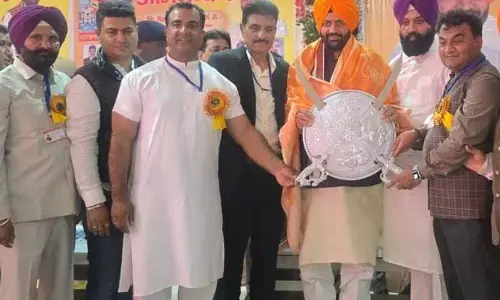 Haryana CM ने दीनानगर में सैनी समुदाय को संबोधित किया Haryana CM ने दीनानगर में सैनी समुदाय को संबोधित किया