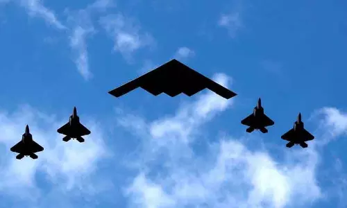 रिपोर्ट: US ने ईरान के खिलाफ हमलों में B-2 बॉम्बर, सुसाइड ड्रोन और एंथ्रोपिक AI का किया इस्तेमाल रिपोर्ट: US ने ईरान के खिलाफ हमलों में B-2 बॉम्बर, सुसाइड ड्रोन और एंथ्रोपिक AI का किया इस्तेमाल