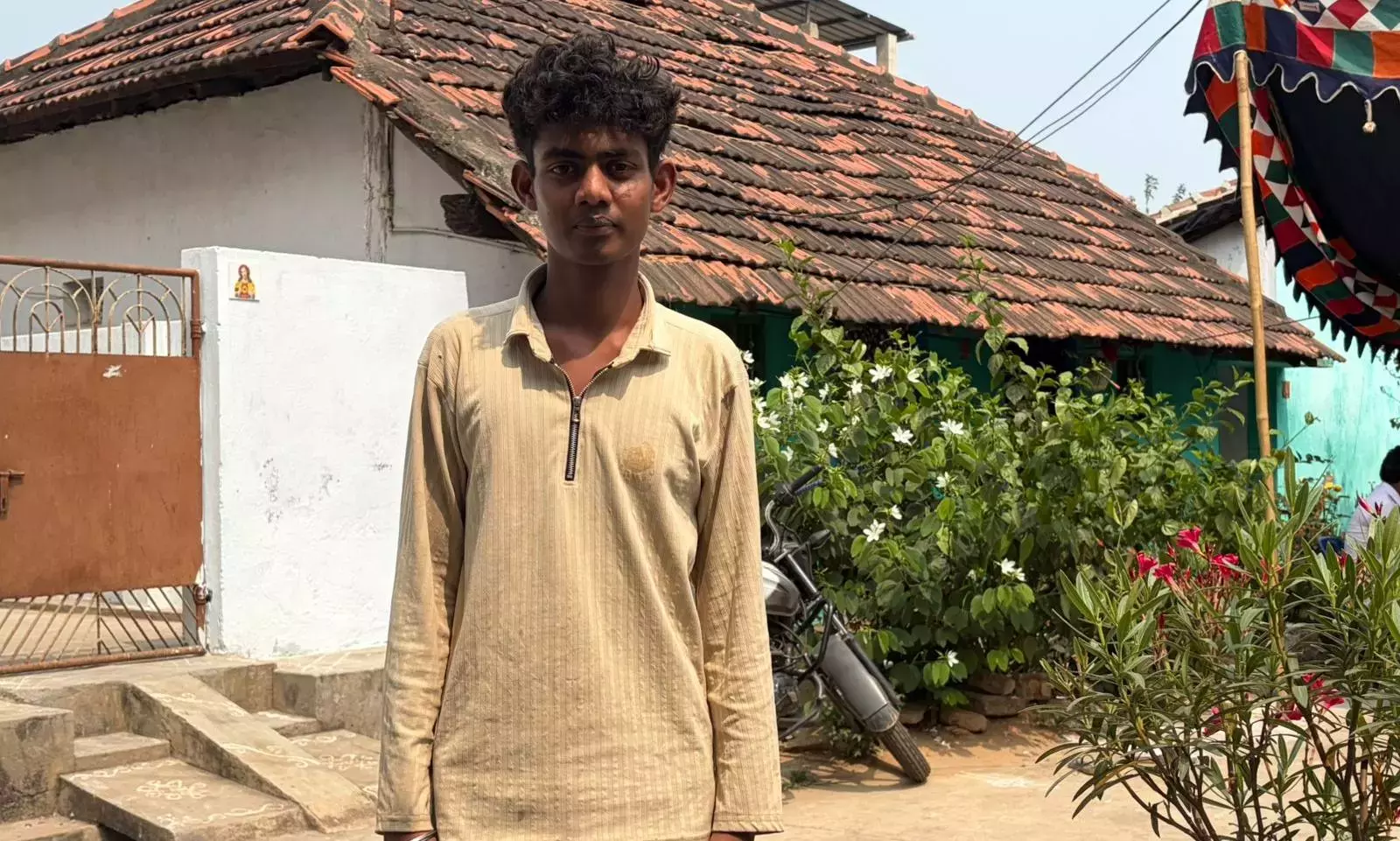 Andhra : 17 साल के मणिकांता ने भयानक धमाके के बारे में बताया Andhra : 17 साल के मणिकांता ने भयानक धमाके के बारे में बताया