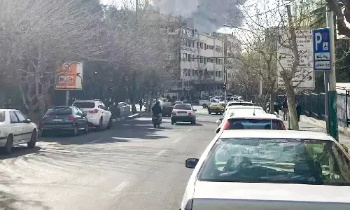 Iran के हमले और अयातुल्ला खामेनेई की हत्या पर अमेरिका बंटा हुआ Iran के हमले और अयातुल्ला खामेनेई की हत्या पर अमेरिका बंटा हुआ