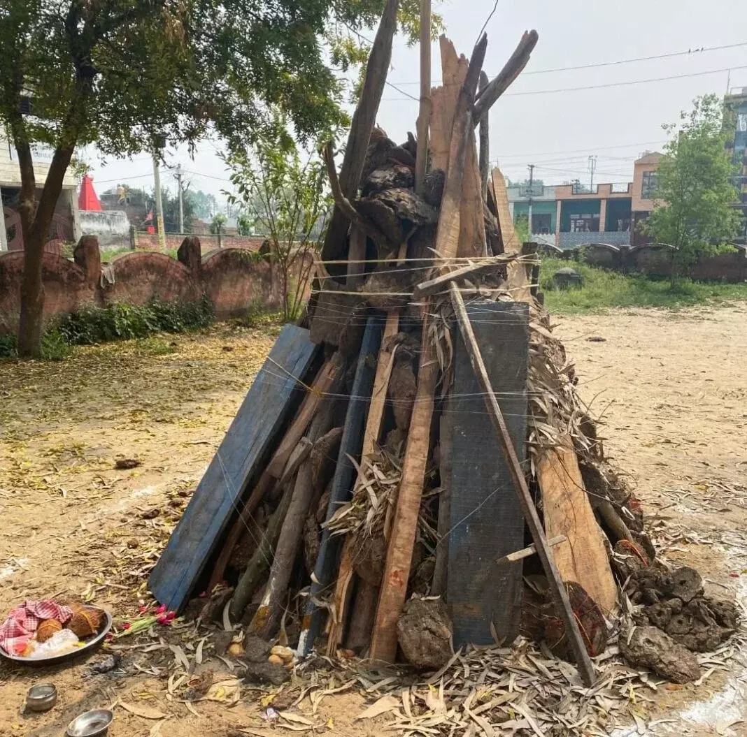Ayodhya: धार्मिक परंपरा के साथ कार्यक्रम संपन्न, भव्य तैयारियों के साथ मनाया गया पर्व Ayodhya: धार्मिक परंपरा के साथ कार्यक्रम संपन्न, भव्य तैयारियों के साथ मनाया गया पर्व