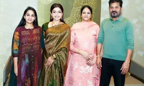 Rashmika Mandanna तेलंगाना के सीएम रेवंत रेड्डी से मिलीं, उन्हें खास तोहफा मिला